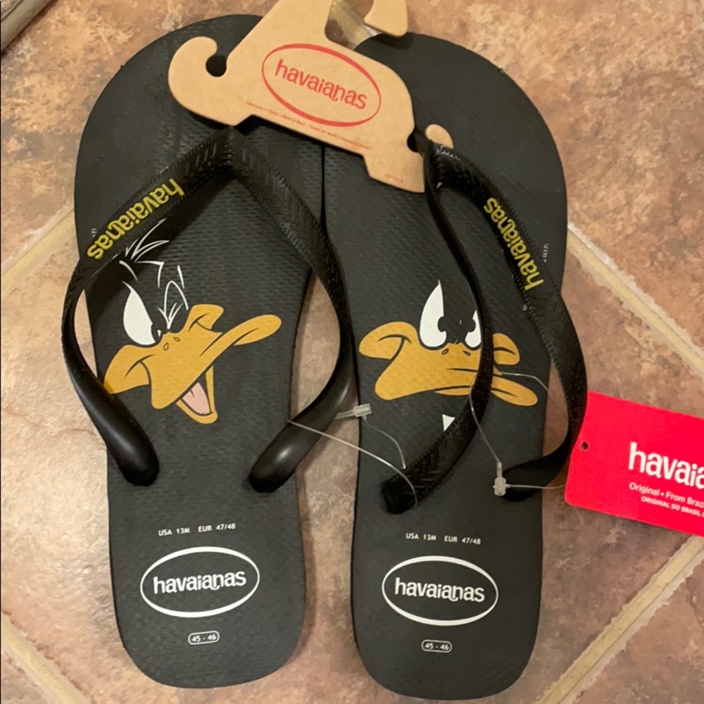 Havaianas men’s sz 13 Daffy Duck NWT!